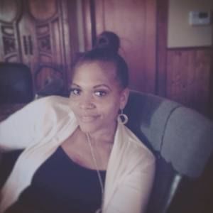 Meet your Posher, Kenisha